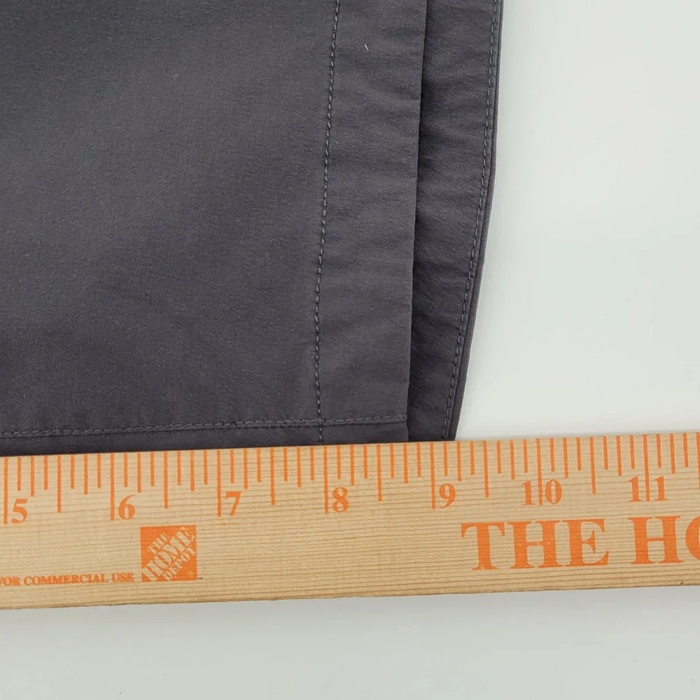The North Face Mens Size 36 Regular Shorts‎ Gray Nylon Zip Pocket Outdoor Hiking